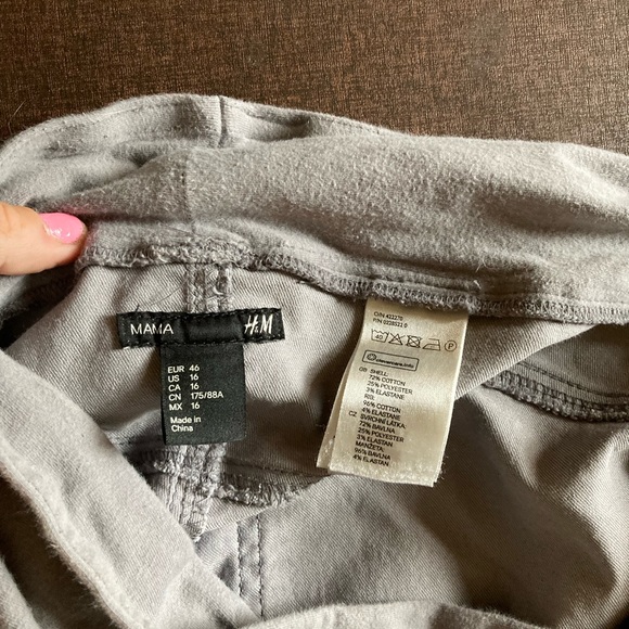 2 Pregnancy Maternity Pants Bundle - Picture 4 of 7